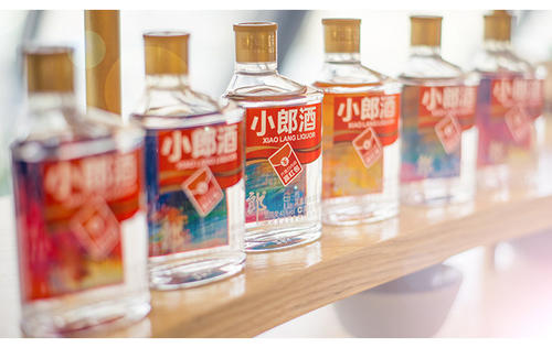 白酒重量为什么比水轻？白酒的容积与重量如何换算？