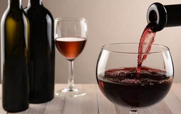 如何去除葡萄酒渍，需要掌握什么方法？