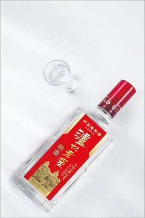 泸州老窖小瓶特曲图片(泸州老窖特曲小瓶100ml)