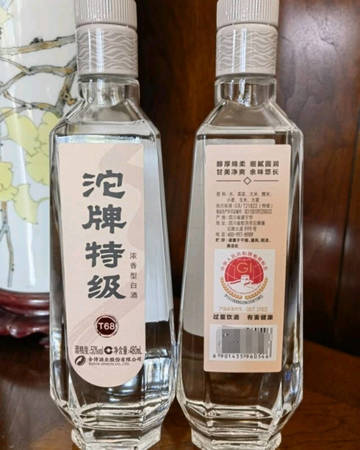 高瓶白酒(酒瓶瓶高白酒)