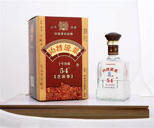 为什么有的白酒会发黄,白酒为什么变黄