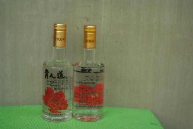 沂蒙老乡2号酒什么价格(沂蒙老乡酒42度多少钱一瓶)